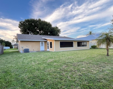 1258 Se Mc Farlane Avenue - Photo Thumbnail 14