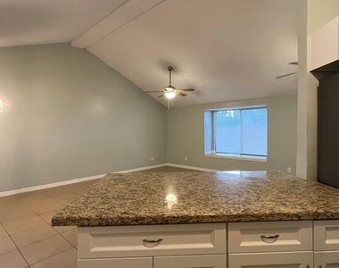 1258 Se Mc Farlane Avenue - Photo Thumbnail 11