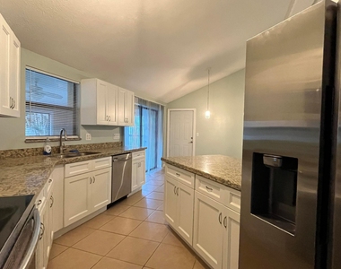 1258 Se Mc Farlane Avenue - Photo Thumbnail 5