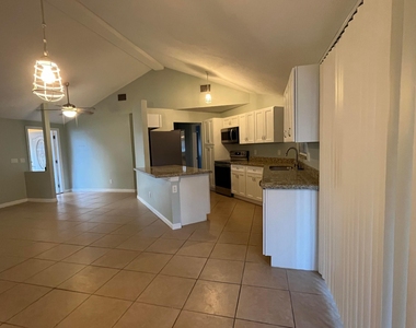 1258 Se Mc Farlane Avenue - Photo Thumbnail 4