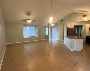 1258 Se Mc Farlane Avenue - Photo Thumbnail 3