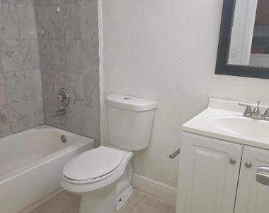 3640 Ne 1st Avenue - Photo Thumbnail 6
