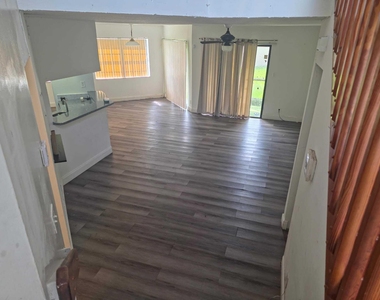 8953 W Sunrise Boulevard - Photo Thumbnail 9