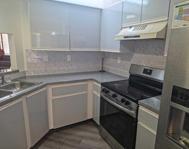 8953 W Sunrise Boulevard - Photo Thumbnail 2
