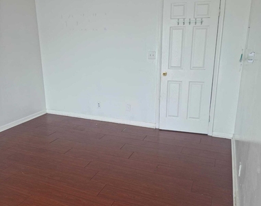 8953 W Sunrise Boulevard - Photo Thumbnail 1