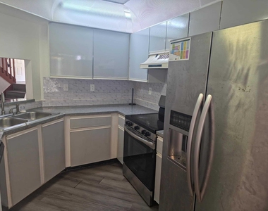 8953 W Sunrise Boulevard - Photo Thumbnail 5