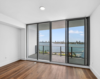 220 Lake Shore Drive - Photo Thumbnail 19