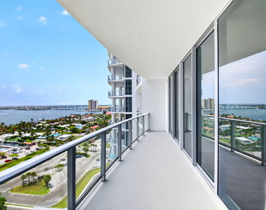 220 Lake Shore Drive - Photo Thumbnail 7