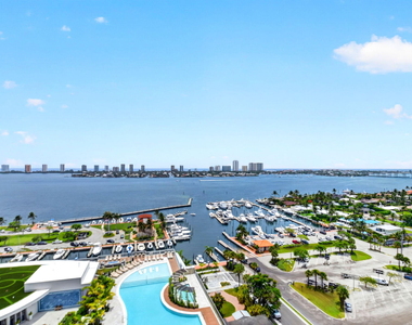 220 Lake Shore Drive - Photo Thumbnail 9