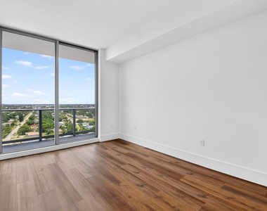 220 Lake Shore Drive - Photo Thumbnail 39