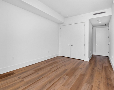 220 Lake Shore Drive - Photo Thumbnail 42