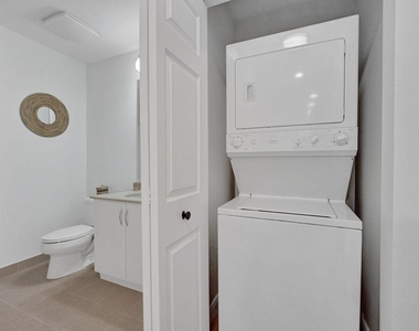 511 Lucerne Avenue - Photo Thumbnail 14