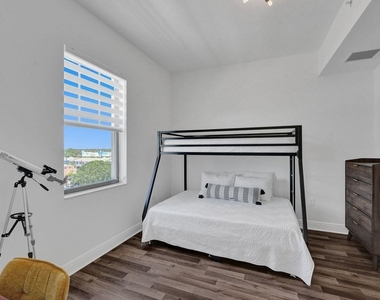511 Lucerne Avenue - Photo Thumbnail 18