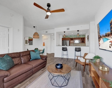 511 Lucerne Avenue - Photo Thumbnail 6