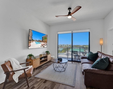 511 Lucerne Avenue - Photo Thumbnail 7