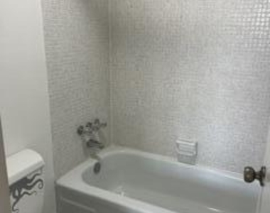 1237 S Hillsboro Mile N - Photo Thumbnail 30
