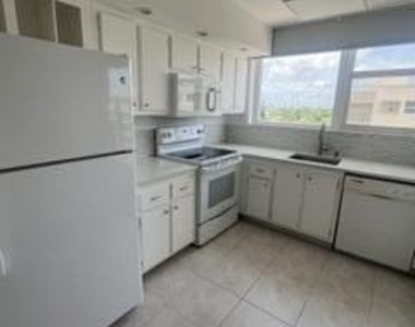 1237 S Hillsboro Mile N - Photo Thumbnail 26