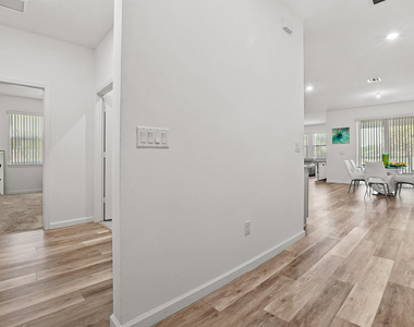 1826 Lake Cove Drive - Photo Thumbnail 28
