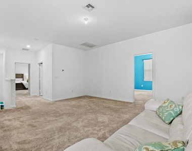 1826 Lake Cove Drive - Photo Thumbnail 20