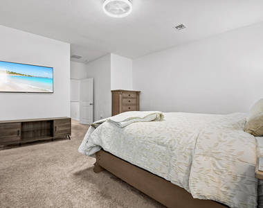 1826 Lake Cove Drive - Photo Thumbnail 15