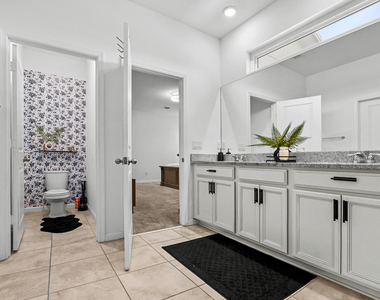 1826 Lake Cove Drive - Photo Thumbnail 9