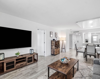 4502 N Federal Highway - Photo Thumbnail 12