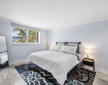 4502 N Federal Highway - Photo Thumbnail 13