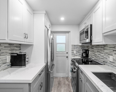4502 N Federal Highway - Photo Thumbnail 1