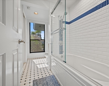 11842 Pebblewood Drive - Photo Thumbnail 12