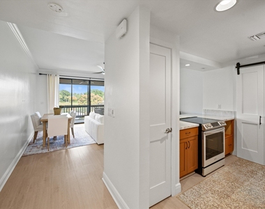 11842 Pebblewood Drive - Photo Thumbnail 6