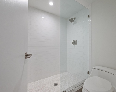 11355 Pond View Drive - Photo Thumbnail 14