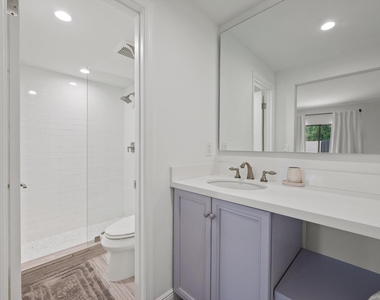 11355 Pond View Drive - Photo Thumbnail 18