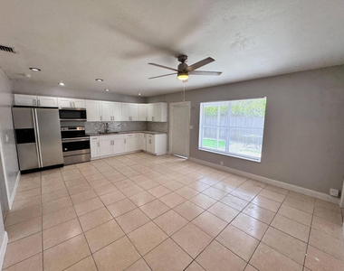 16 Ne 9th Avenue - Photo Thumbnail 15