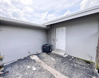 16 Ne 9th Avenue - Photo Thumbnail 14