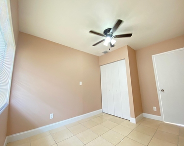16 Ne 9th Avenue - Photo Thumbnail 8