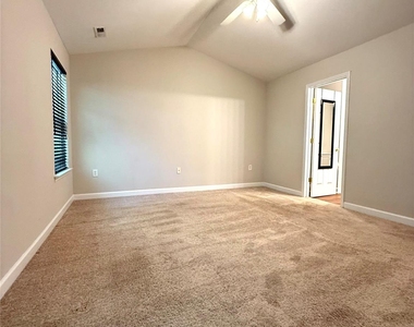 5915 Pisgah Way - Photo Thumbnail 2