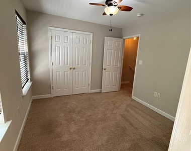 5915 Pisgah Way - Photo Thumbnail 11