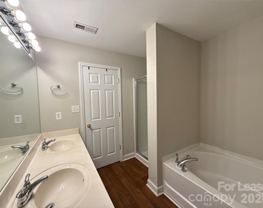 5915 Pisgah Way - Photo Thumbnail 7