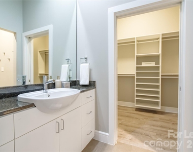 333 W Trade Street W - Photo Thumbnail 9