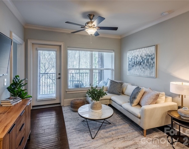 511 Queens Road - Photo Thumbnail 2
