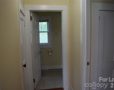 2736 Peachtree Road - Photo Thumbnail 4