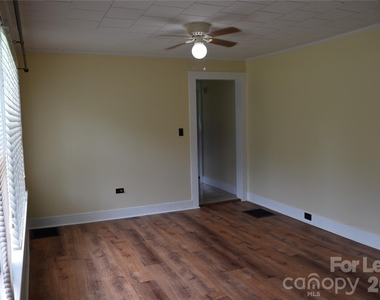 2736 Peachtree Road - Photo Thumbnail 1