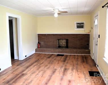 2736 Peachtree Road - Photo Thumbnail 3