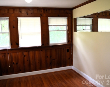 2736 Peachtree Road - Photo Thumbnail 11
