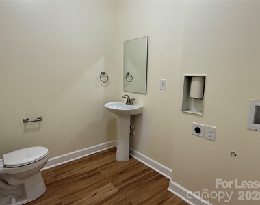 7045 Somerset Springs Drive - Photo Thumbnail 9