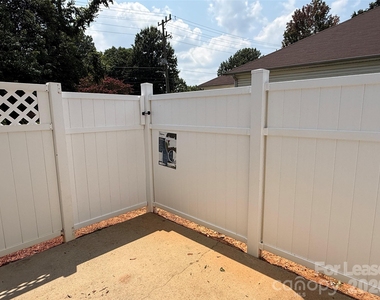 7045 Somerset Springs Drive - Photo Thumbnail 11
