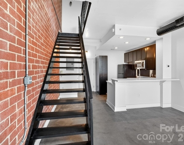 710 W Trade Street - Photo Thumbnail 12