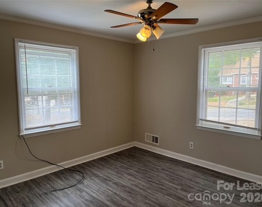 606 Montgomery Avenue - Photo Thumbnail 2