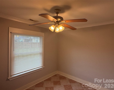 2623 Greenland Avenue - Photo Thumbnail 5
