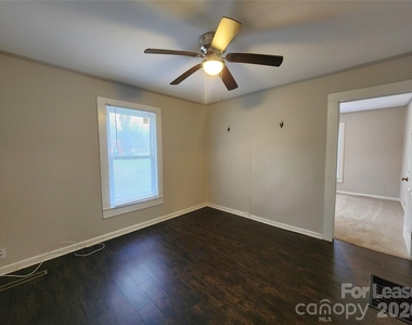 507 S Vance Street - Photo Thumbnail 7